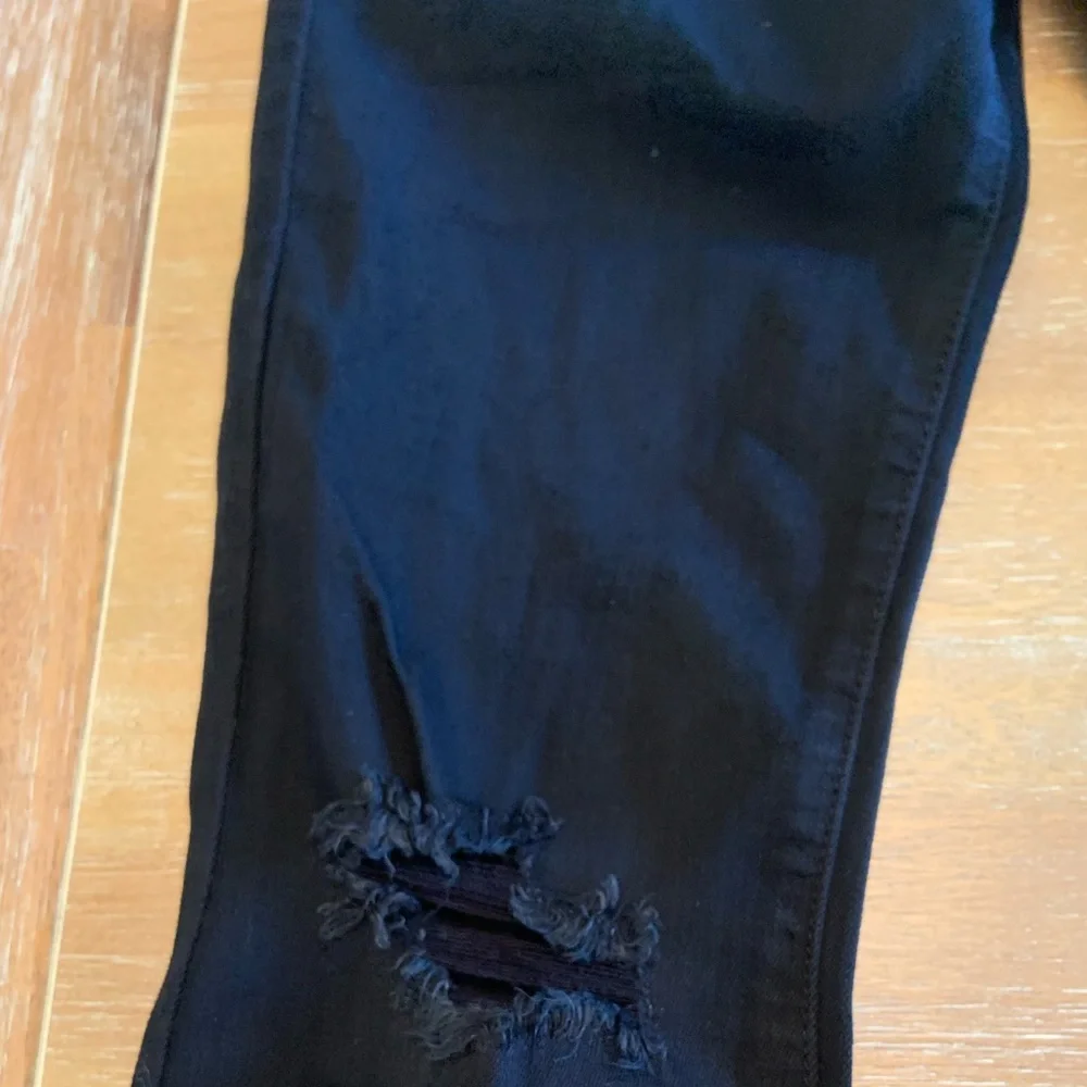 Distressed jeans - Picture 5 of 8